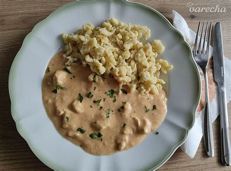 Tanier s králikom na smotane a celozrnnými haluškami