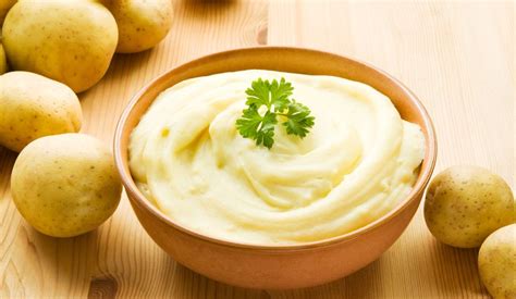 Zemiakové pyré s cibuľovou omáčkou