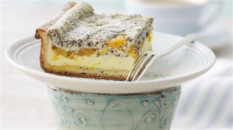 hotový koláč s mandarínkami a čokoládou