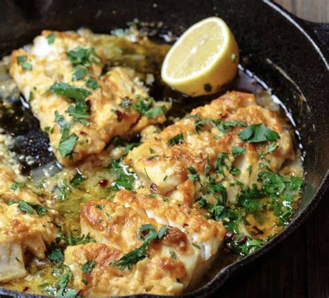 Zapečený pangasius s citrónom a cesnakom