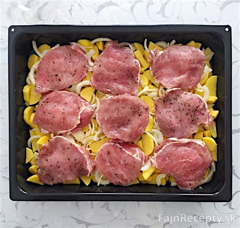 pečené bravčové karé so slaninou a syrom