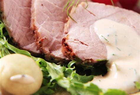 Infografika s postupom prípravy bravčového karé s majonézou