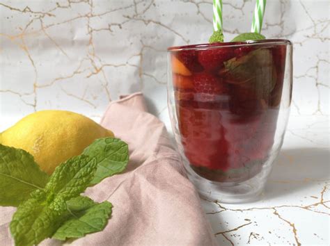 Osviežujúca limonáda pripravená z pečeného čaju