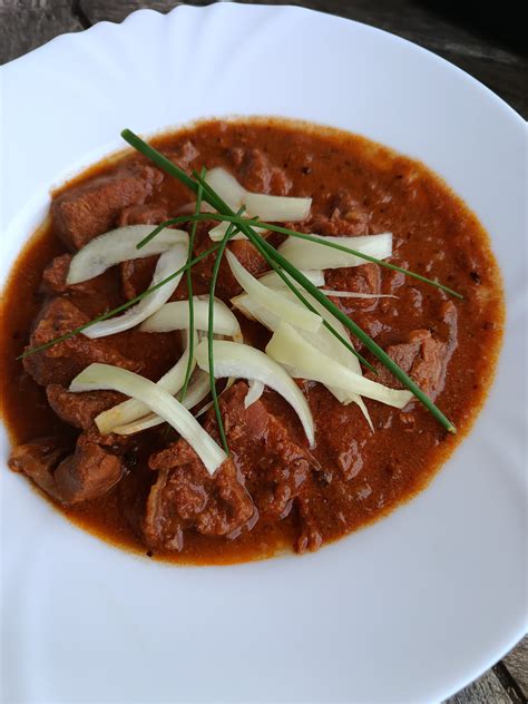 Príprava gulášu z diviny