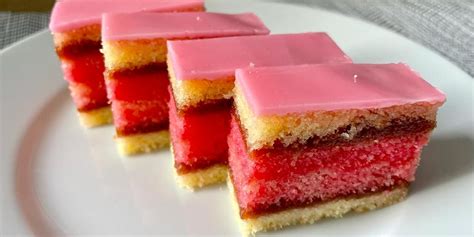 Ilustrácia hotovej polevy na punčový koláč