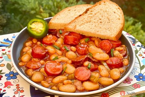 Bravčové párky s fazuľou a kukuricou