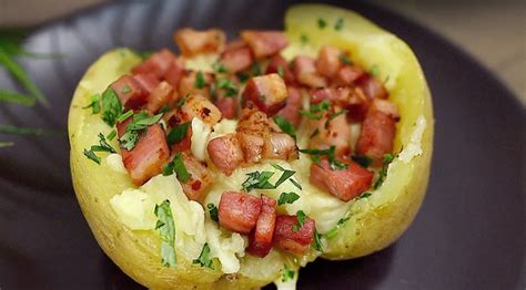 plnené zemiaky s bryndzou a slaninou