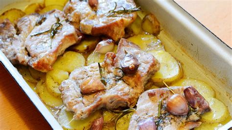 Fotografia pripravenej trhanej bravčovej krkovičky