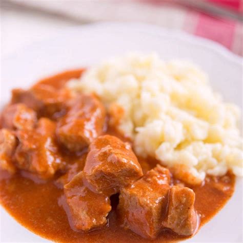 Koláž rôznych jedál z bravčovej krkovičky