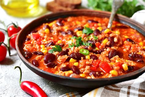 Chilli con carne pripravené v hrnci