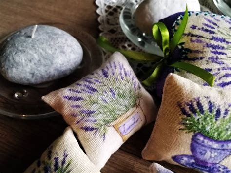 Dekoračné vankúšiky s levanduľou