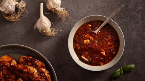 Misa s ingredienciami na marinádu