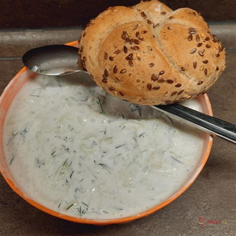 Misky s tzatziki omáčkou