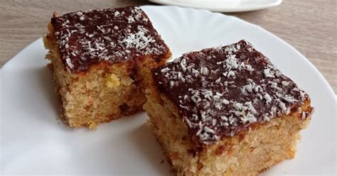 jablkovo-orechový koláč s čokoládovou polevou