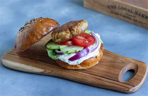 fit tuniakový burger