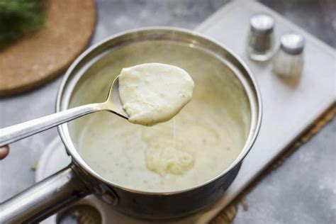 Krémová syrová omáčka s parmezánom