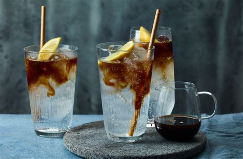 Pohár s Espresso Tonic