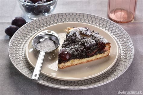 Čerstvé slivky pripravené na koláč