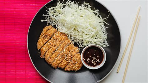 Elegantne naservirované tonkatsu na tanieri
