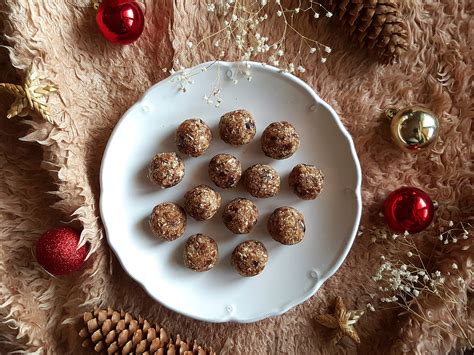 Vianočné datľové guličky