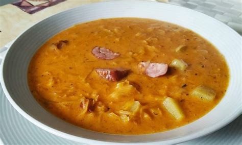 Misku s tradičnou slovenskou kapustnicou