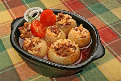 Cibuľa plnená mäsom