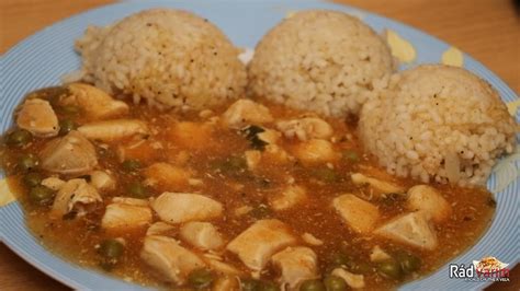 Ingrediencie na kuracie ragú s hráškom