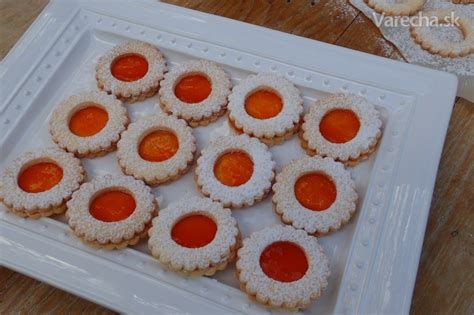 Hotové bezlepkové linecké koláčiky