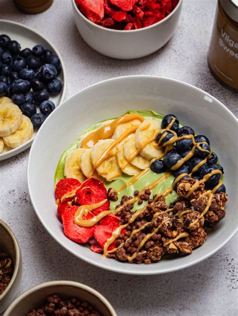 Skyr v miske s ovocím