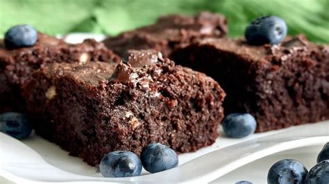 Brownies z kokosovej múky s vlašskými orechmi