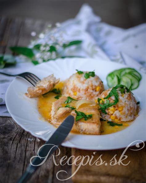 Surové morčacie prsia pripravené na soté