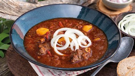 Kotlíkový guláš v prírode