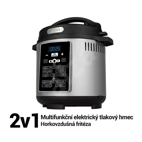 Multifunkčný hrniec s pripravenými pikantnými kuracími krídelkami