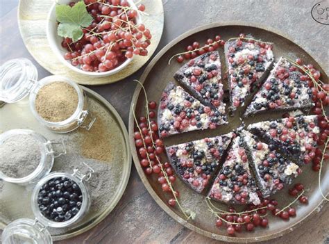 Makový koláč s ovocím