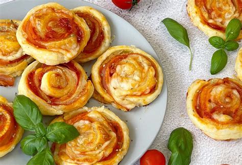 pizza slimáky z lístkového cesta