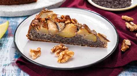 hotový hruškový koláč s pohánkou