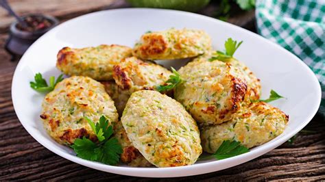 Ilustračné foto sekaných kuracích rezňov