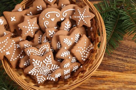 Vianočné medovníky s cukrovou polevou