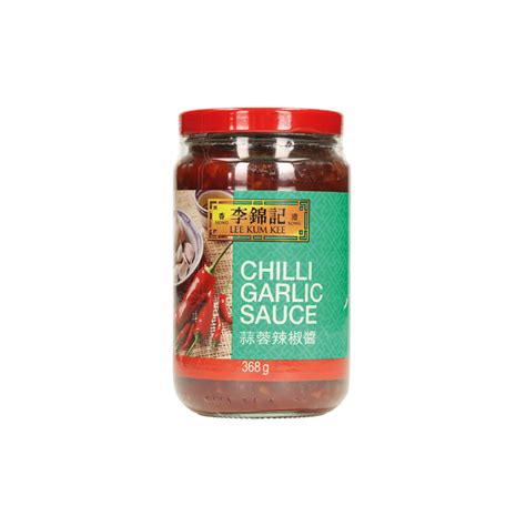 Pohár domácej sladkej chilli omáčky