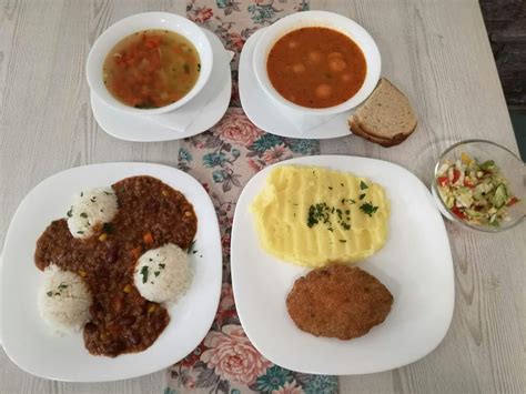 Zemiaková kaša a zeleninový šalát