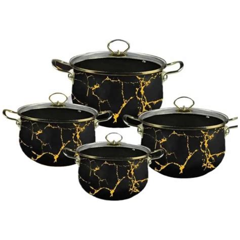 Ukážka smaltovaného riadu s tradičnými vzormi