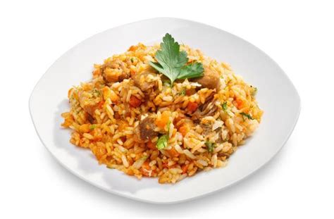 Ilustračná fotografia hotového rizota s bravčovým mäsom a zeleninou