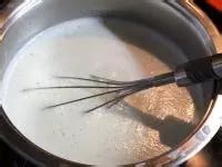 Vajcia vyšľahané s cukrom do peny