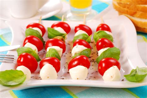 Špízy s mini mozzarellou