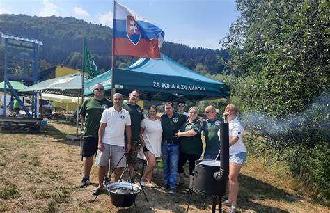 Fotografia seniorov pri varení halušiek