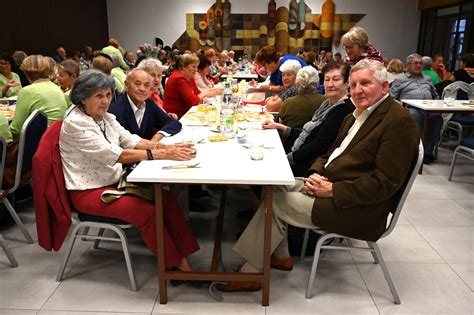 Seniori pri spoločenskej hre