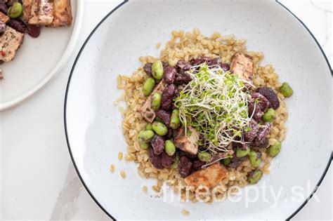 Misku s chilli s tofu, šošovicou a fazuľou