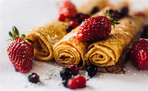 Servírované palacinky s ovocím