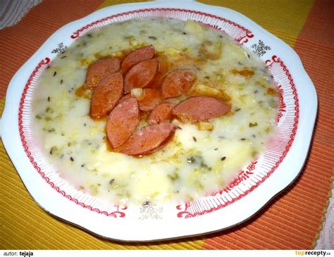 Suroviny na kapustový prívarok - kapusta, cibuľa, pretlak