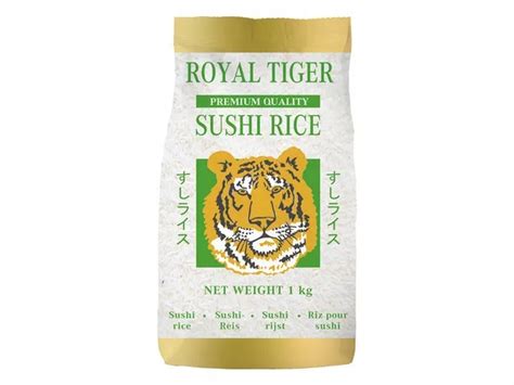 Surová ryba a ryža na prípravu sushi